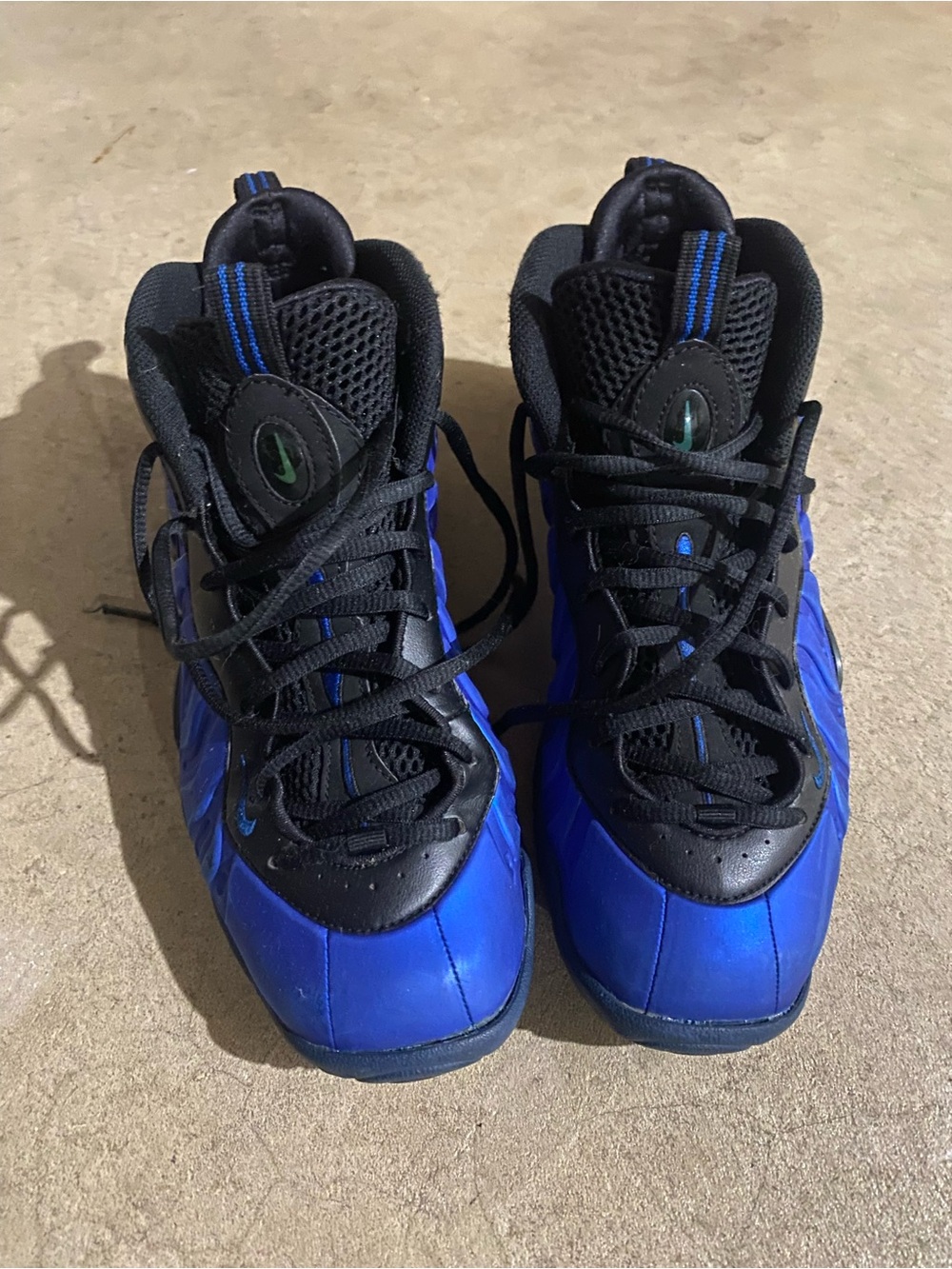 Nike Kids Sneakers in Blue and Black Size US 7Y